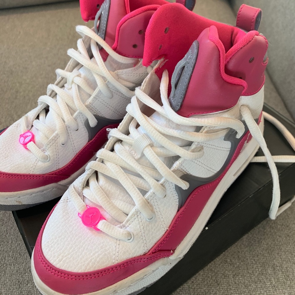 Girls Jordan Flight Tr’97 white/pink tennis shoes